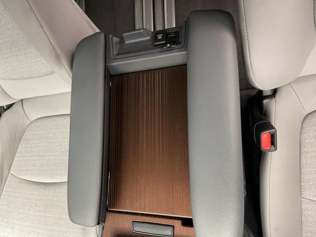 2024 Toyota Sienna LE FWD