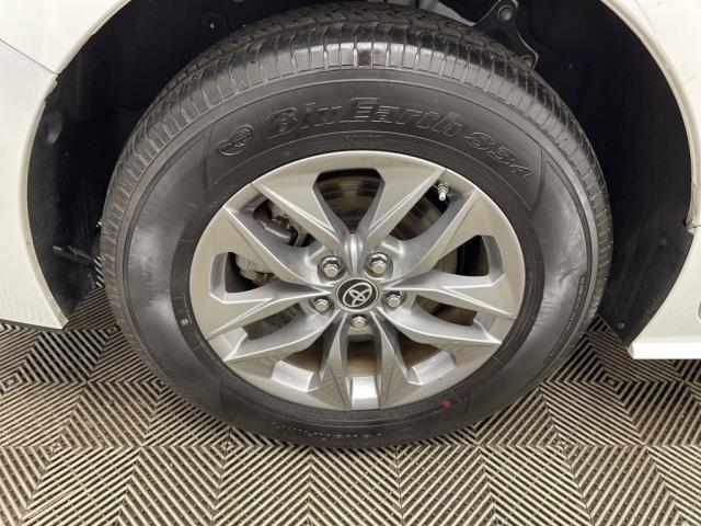 2024 Toyota Sienna LE FWD