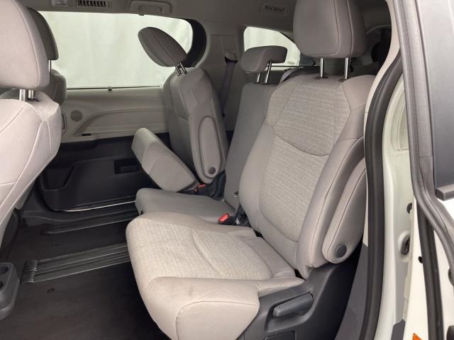 2024 Toyota Sienna LE FWD