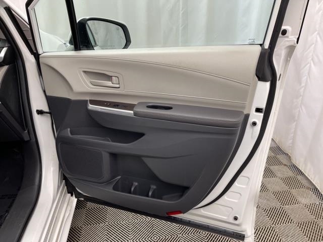 2024 Toyota Sienna LE FWD