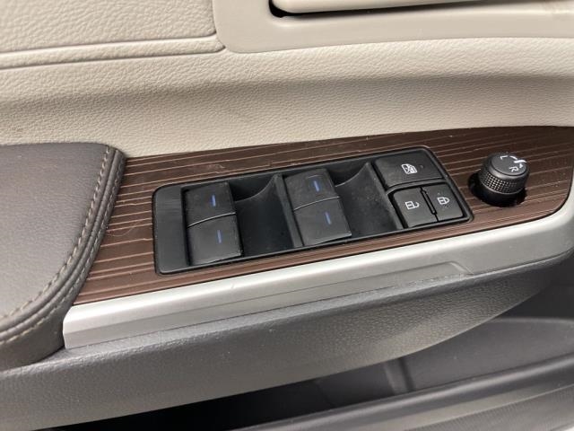 2024 Toyota Sienna LE FWD