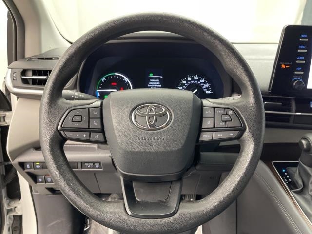 2024 Toyota Sienna LE FWD