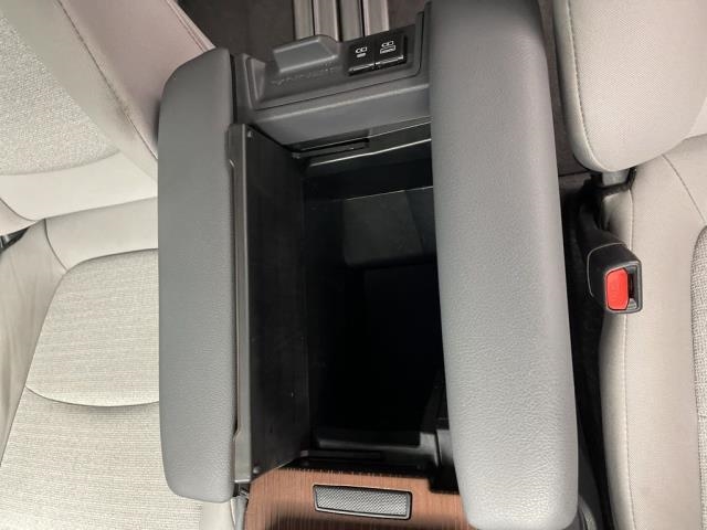 2024 Toyota Sienna LE FWD