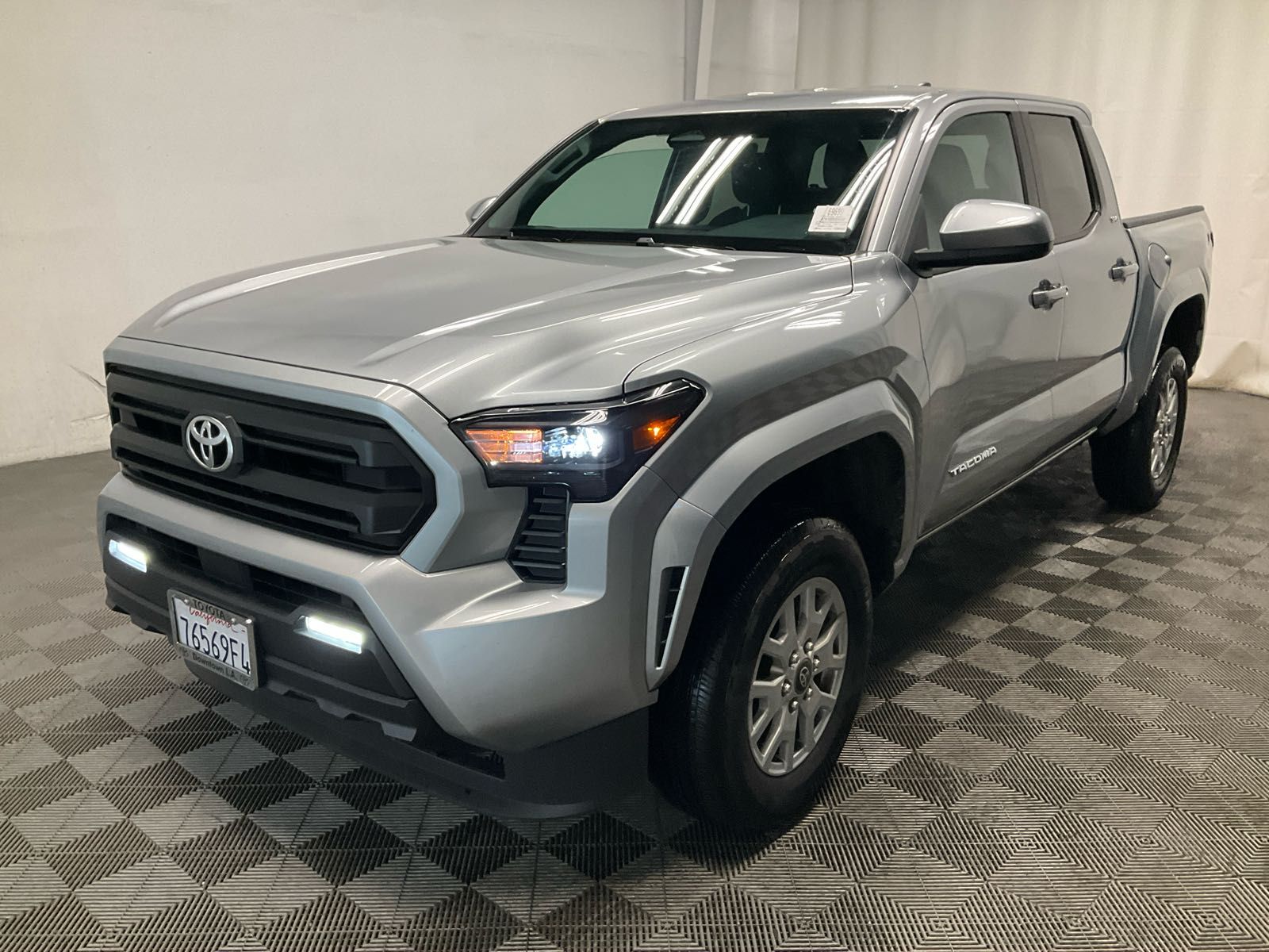 2025 Toyota Tacoma SR5 RWD