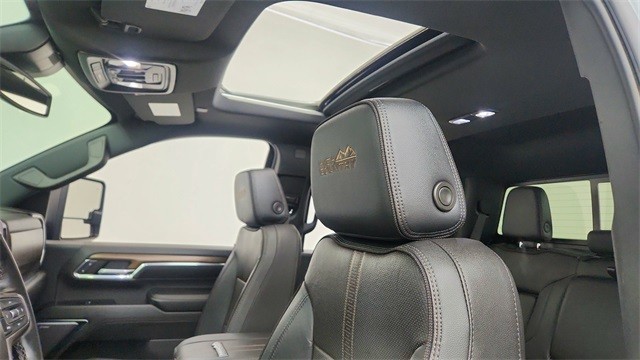 2024 Chevrolet Silverado 3500HD High Country AWD