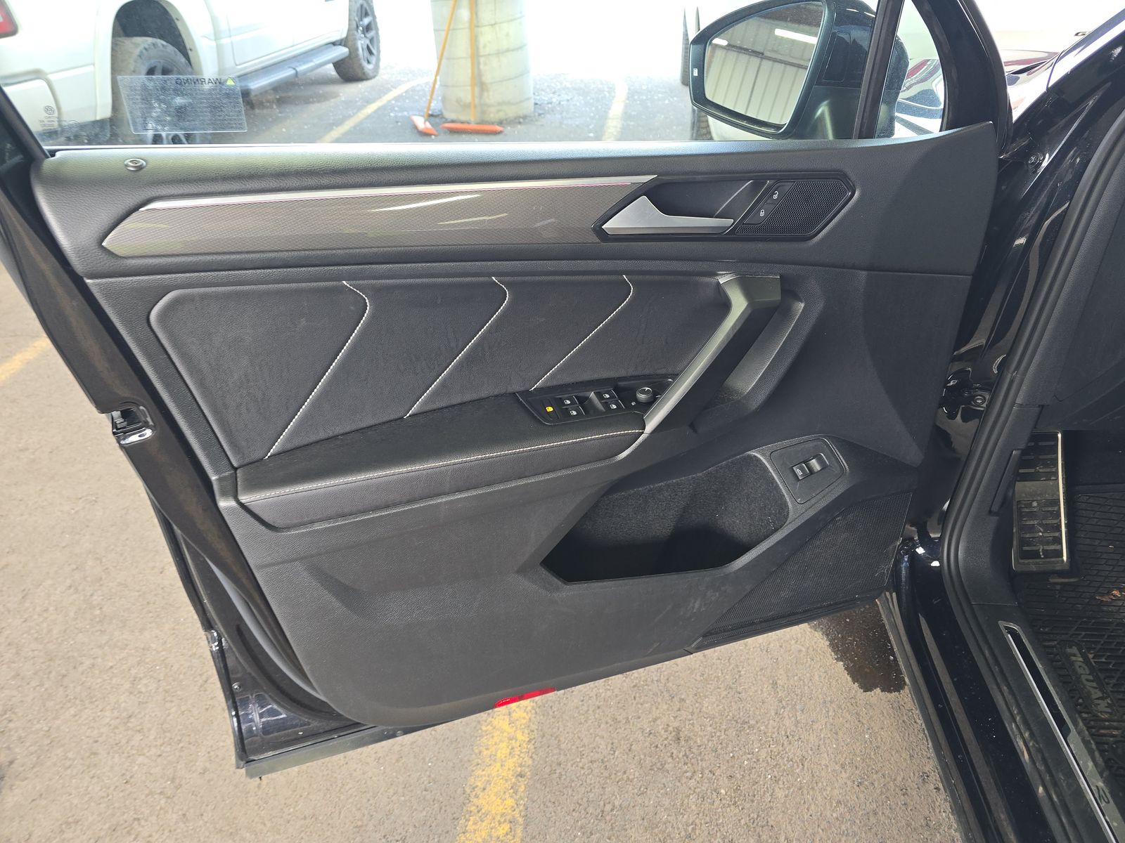 2022 Volkswagen Tiguan 2.0T SE R-Line Black AWD