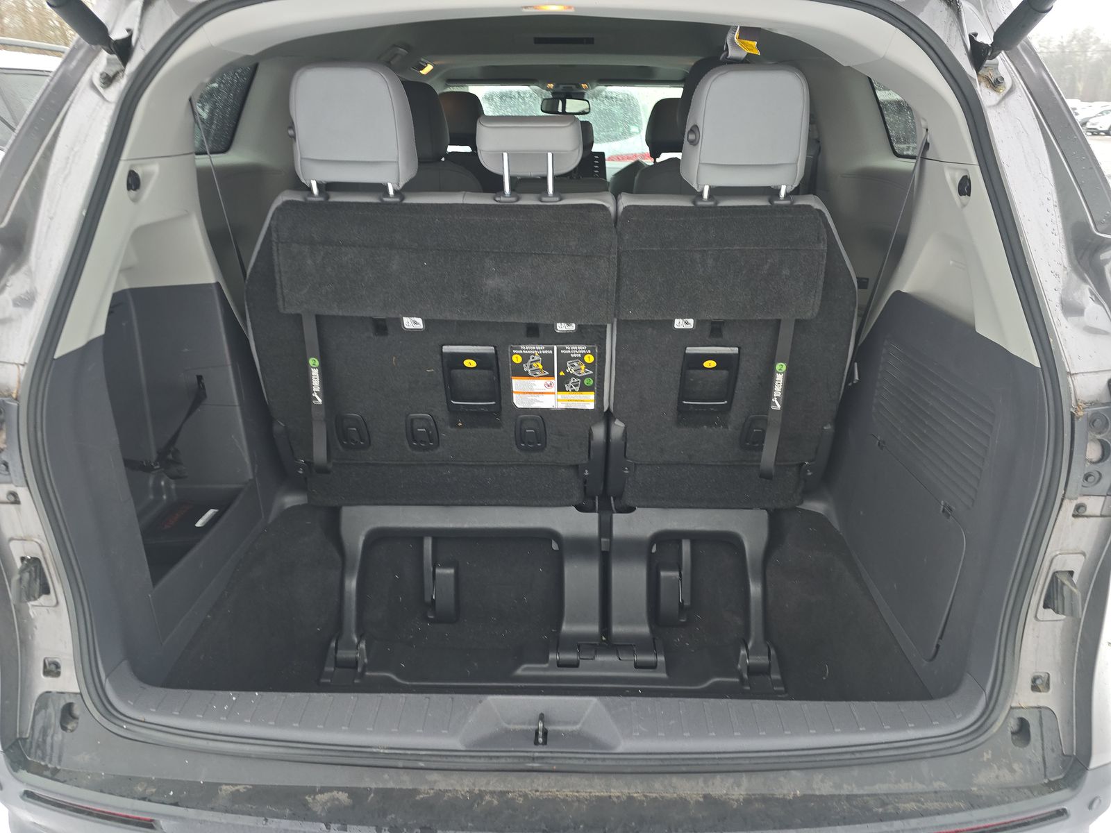 2022 Toyota Sienna XLE FWD