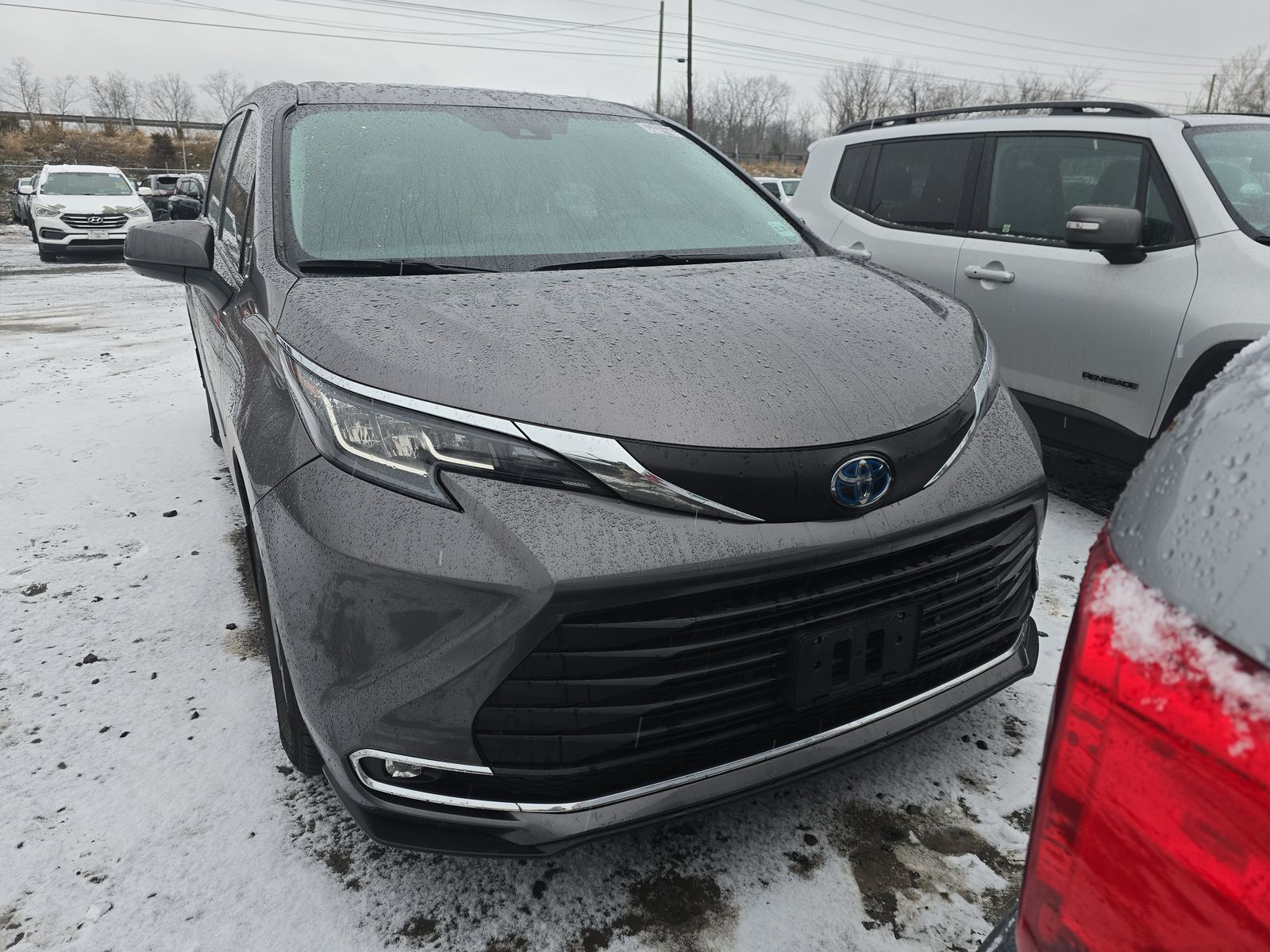 2022 Toyota Sienna XLE FWD