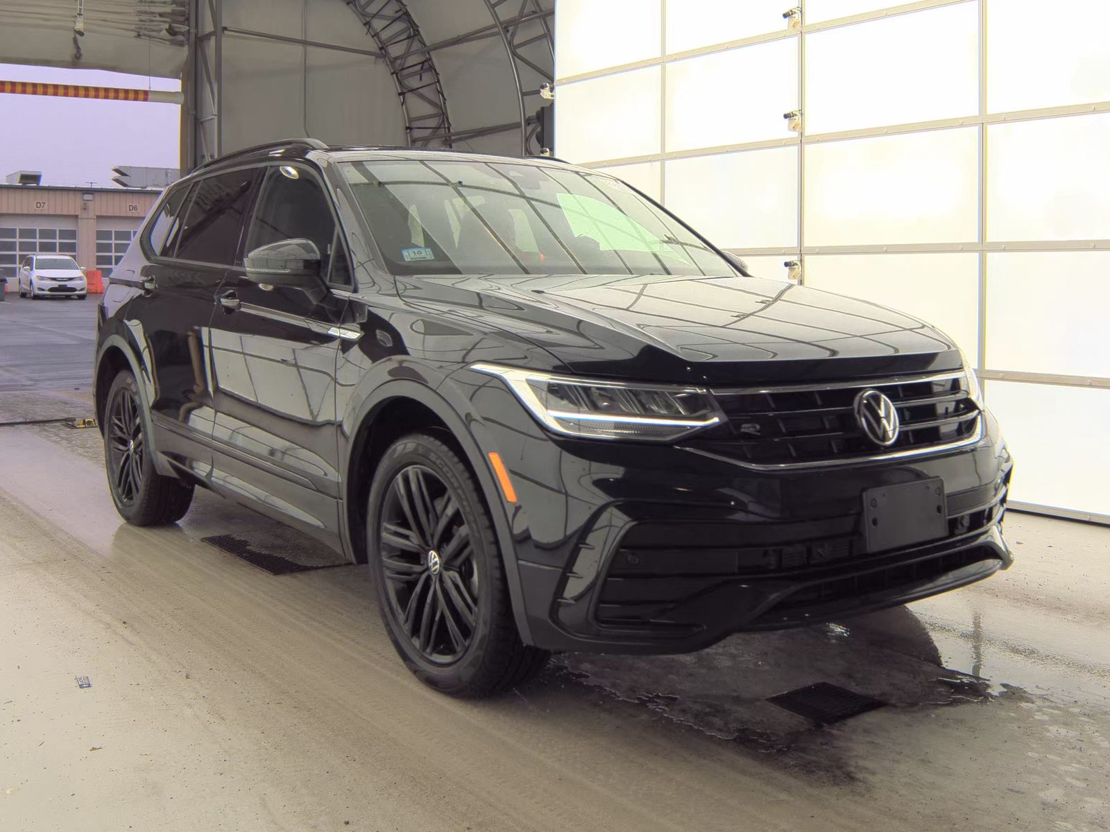 2022 Volkswagen Tiguan 2.0T SE R-Line Black AWD