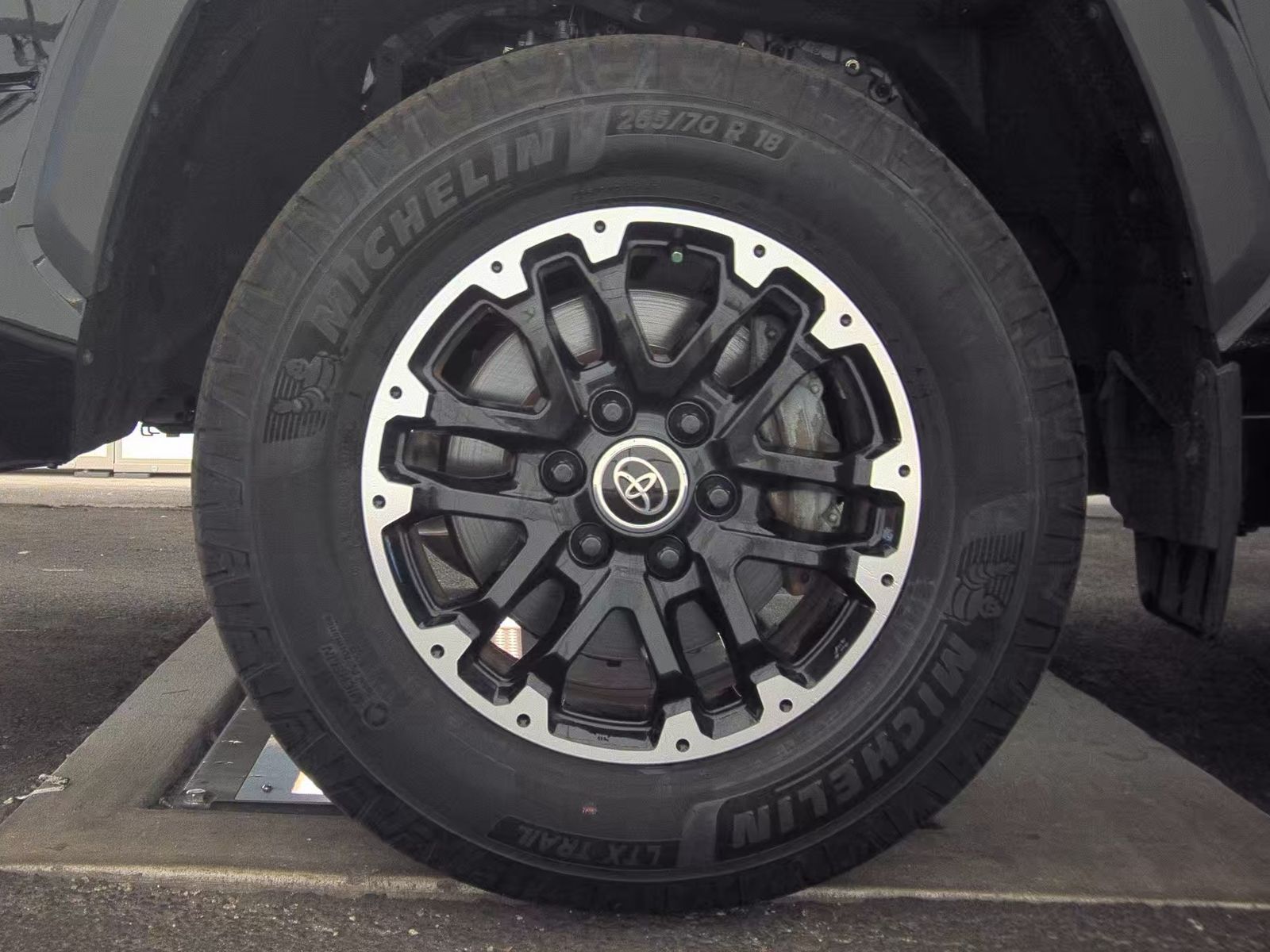 2023 Toyota Tundra SR5 AWD