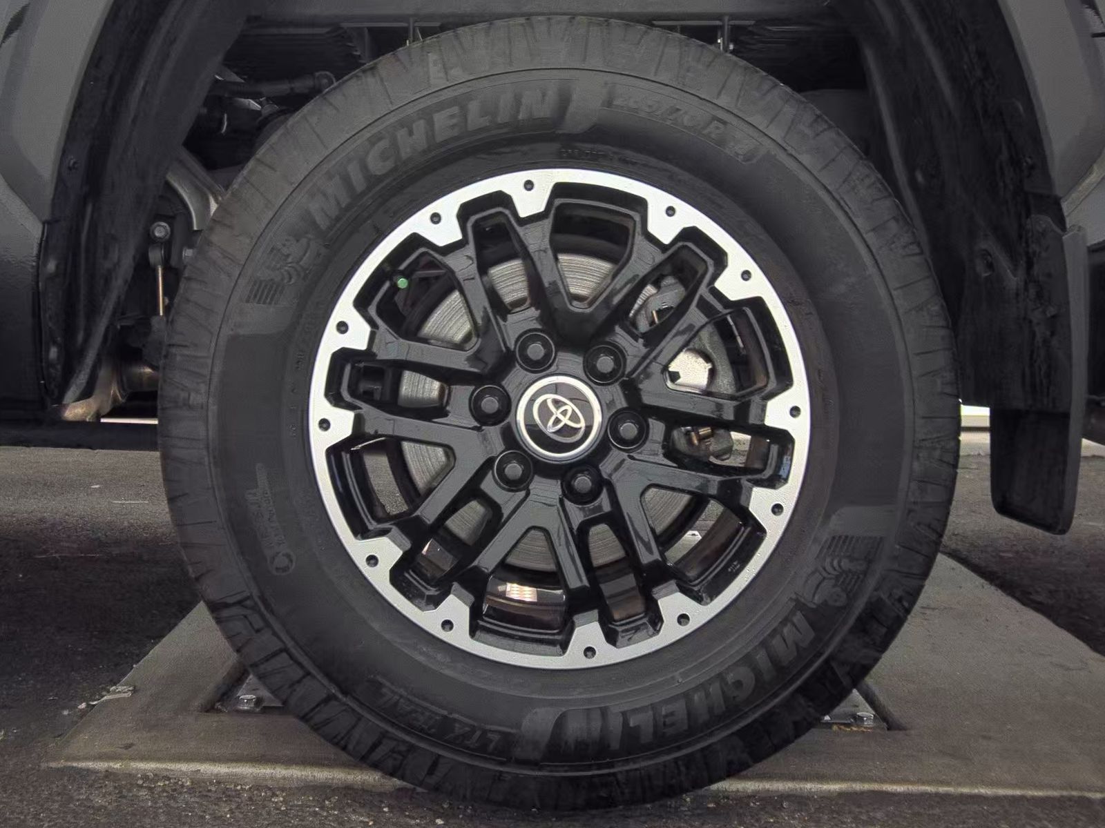 2023 Toyota Tundra SR5 AWD