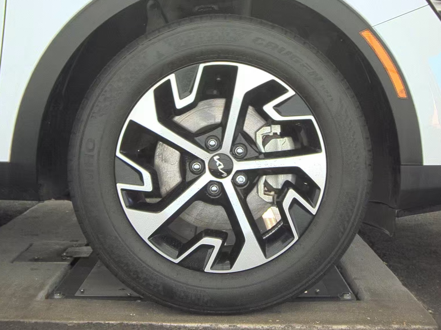 2023 Kia Sportage EX FWD