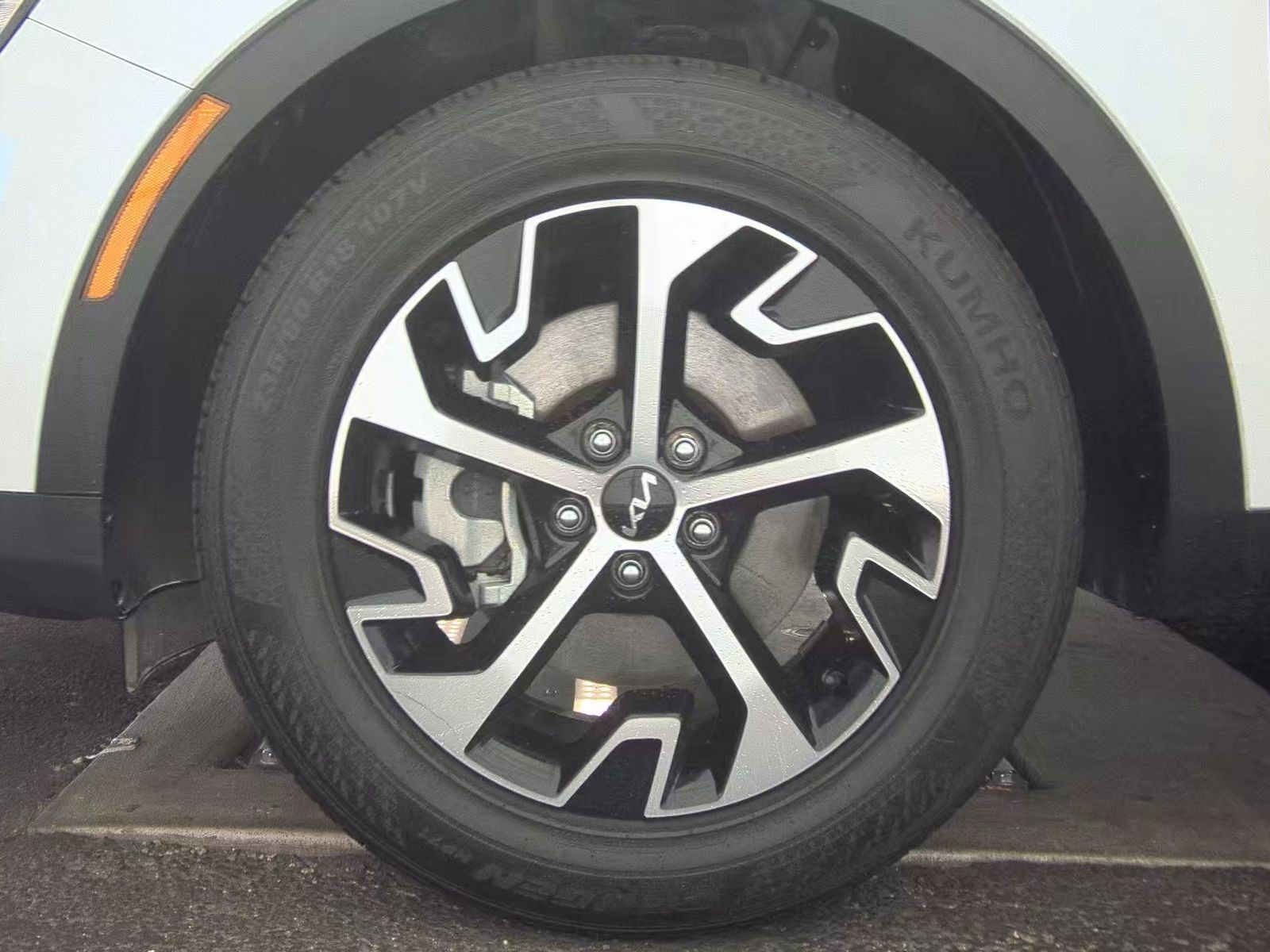 2023 Kia Sportage EX FWD