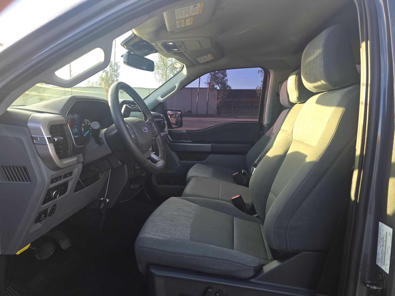 2023 Ford F-150 Lariat FWD
