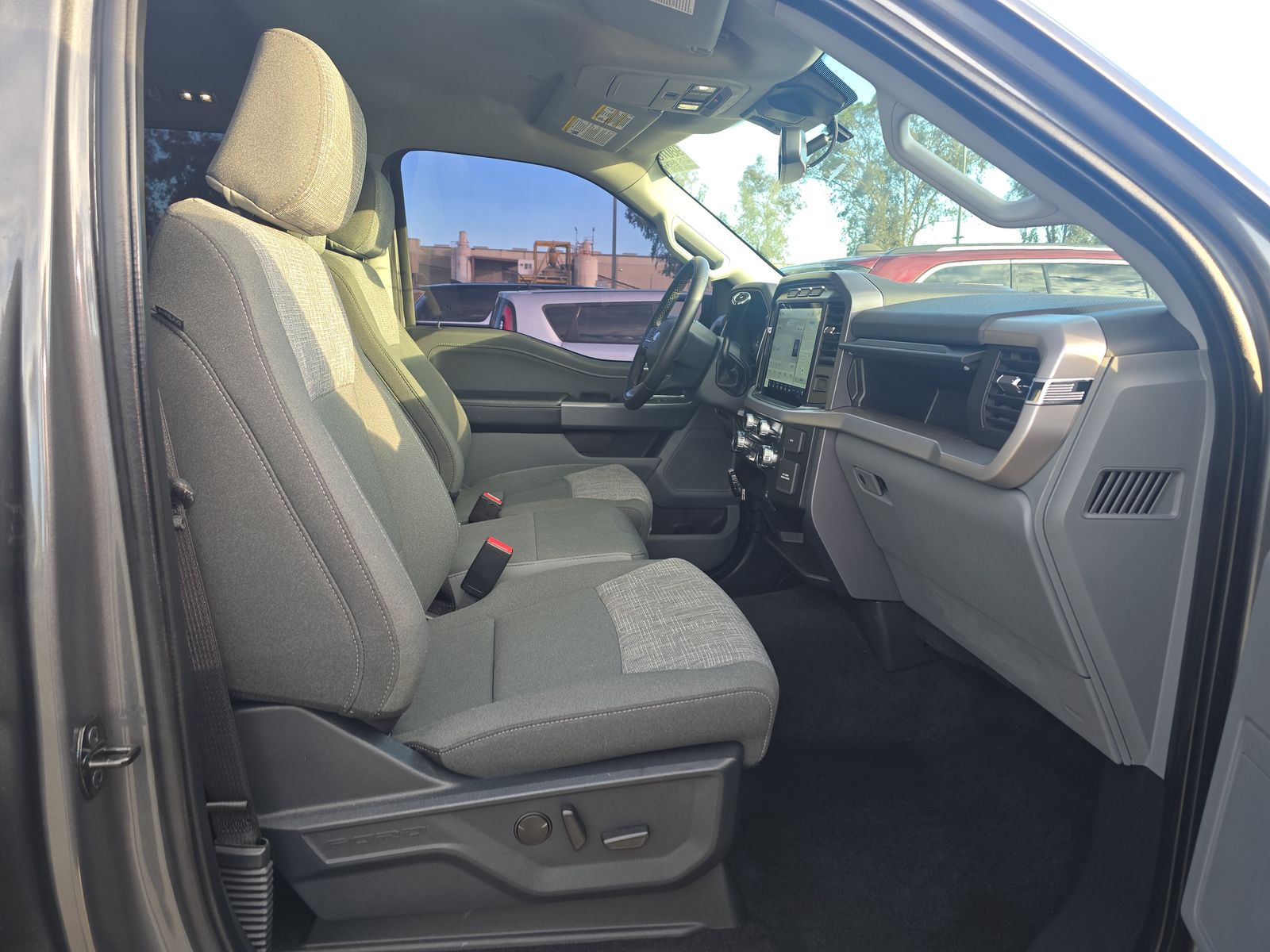 2023 Ford F-150 Lariat FWD