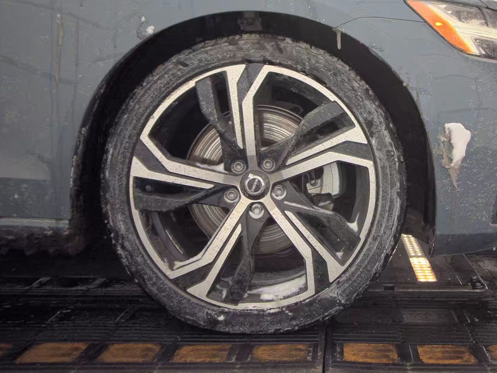 2024 Volvo S60 B5 Core AWD