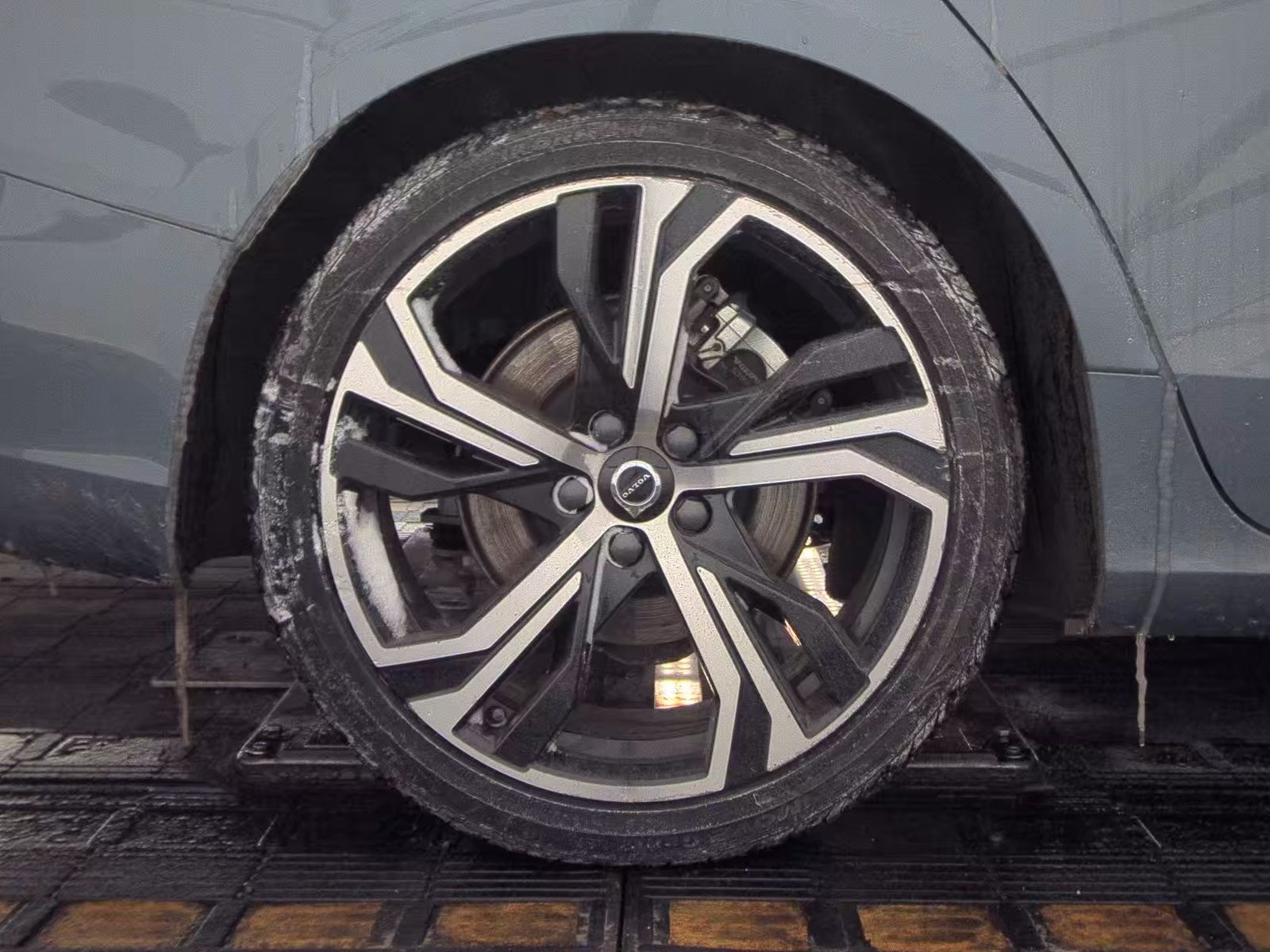 2024 Volvo S60 B5 Core AWD