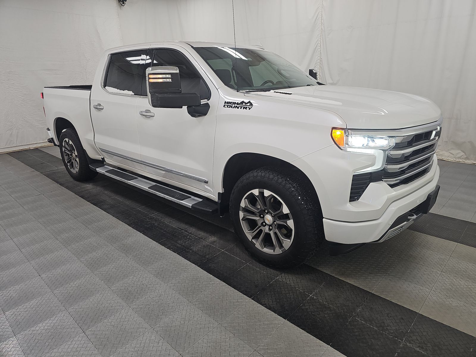 2023 Chevrolet Silverado 1500 High Country AWD