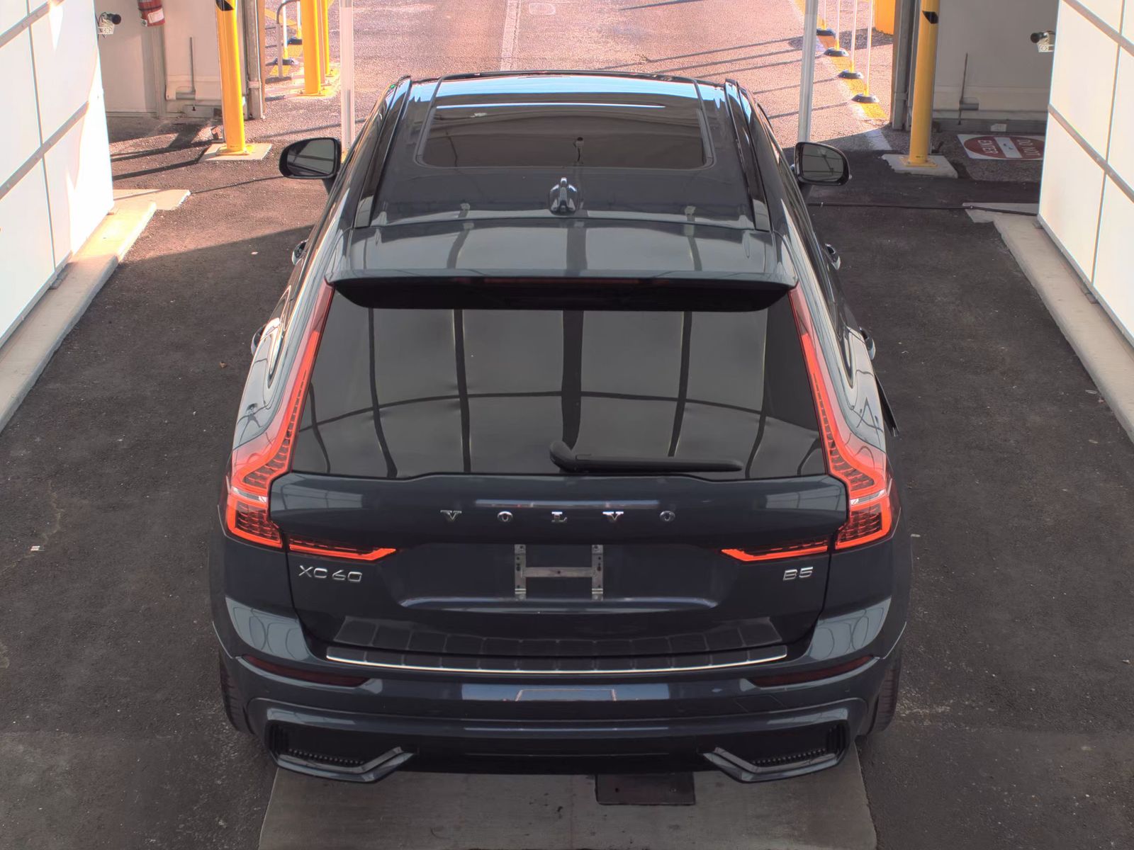 2023 Volvo XC60 B5 Ultimate FWD