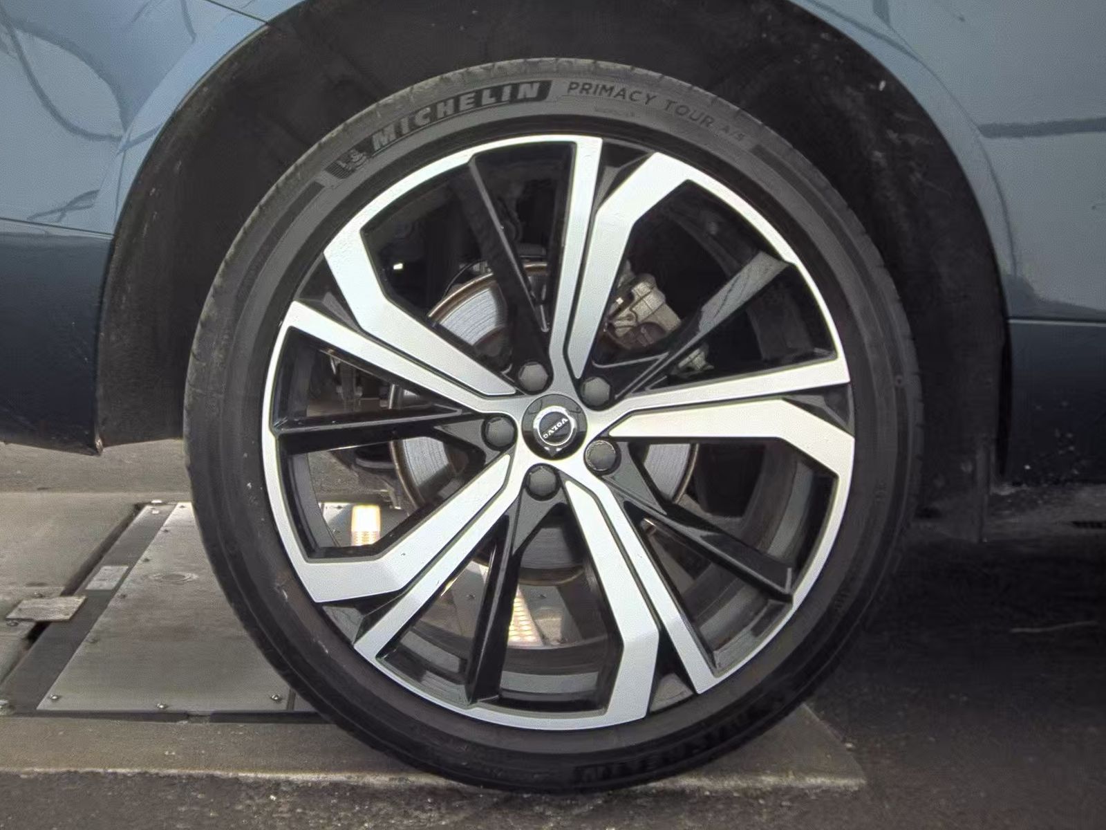 2023 Volvo XC60 B5 Ultimate FWD