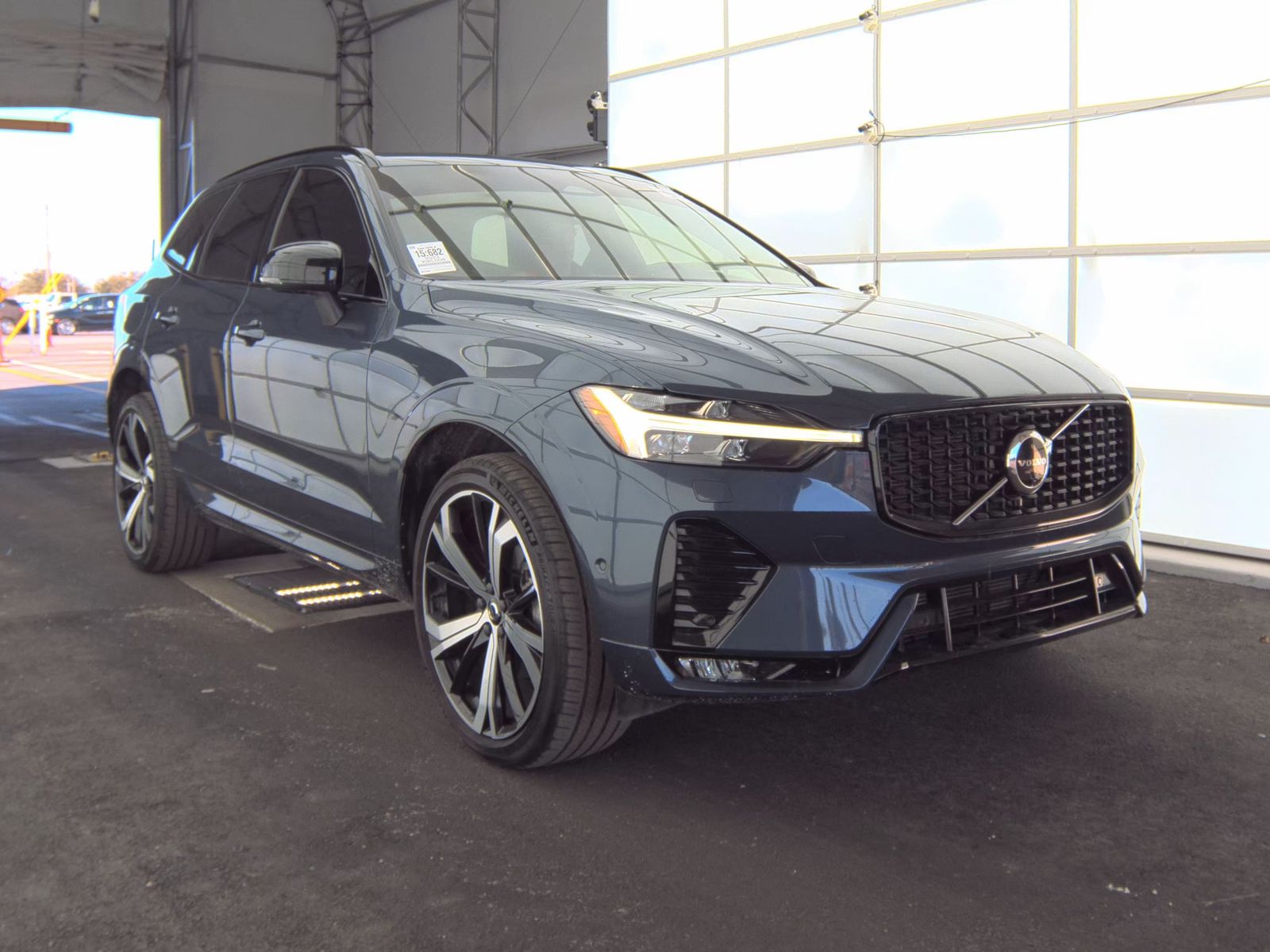 2023 Volvo XC60 B5 Ultimate FWD