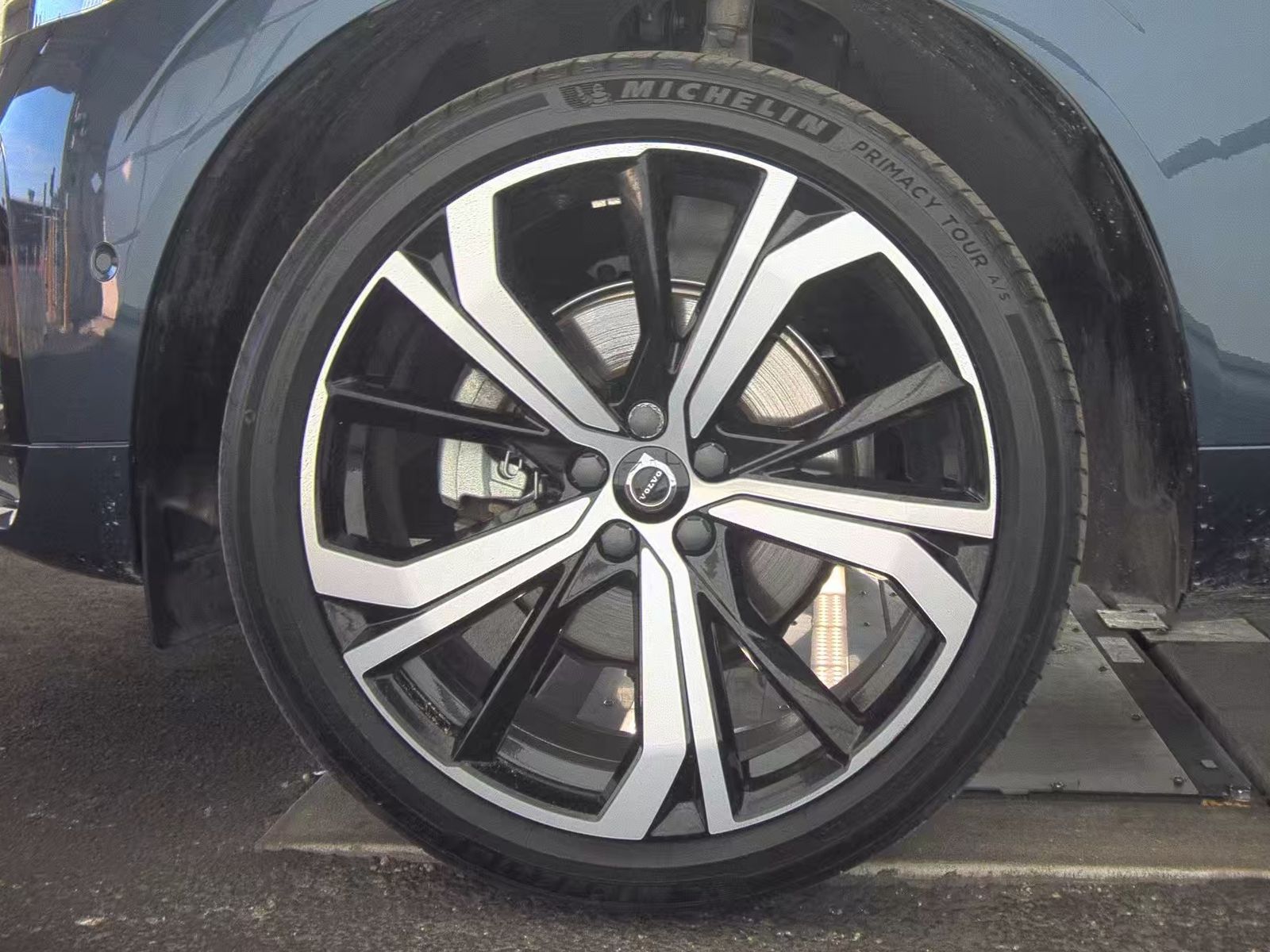 2023 Volvo XC60 B5 Ultimate FWD