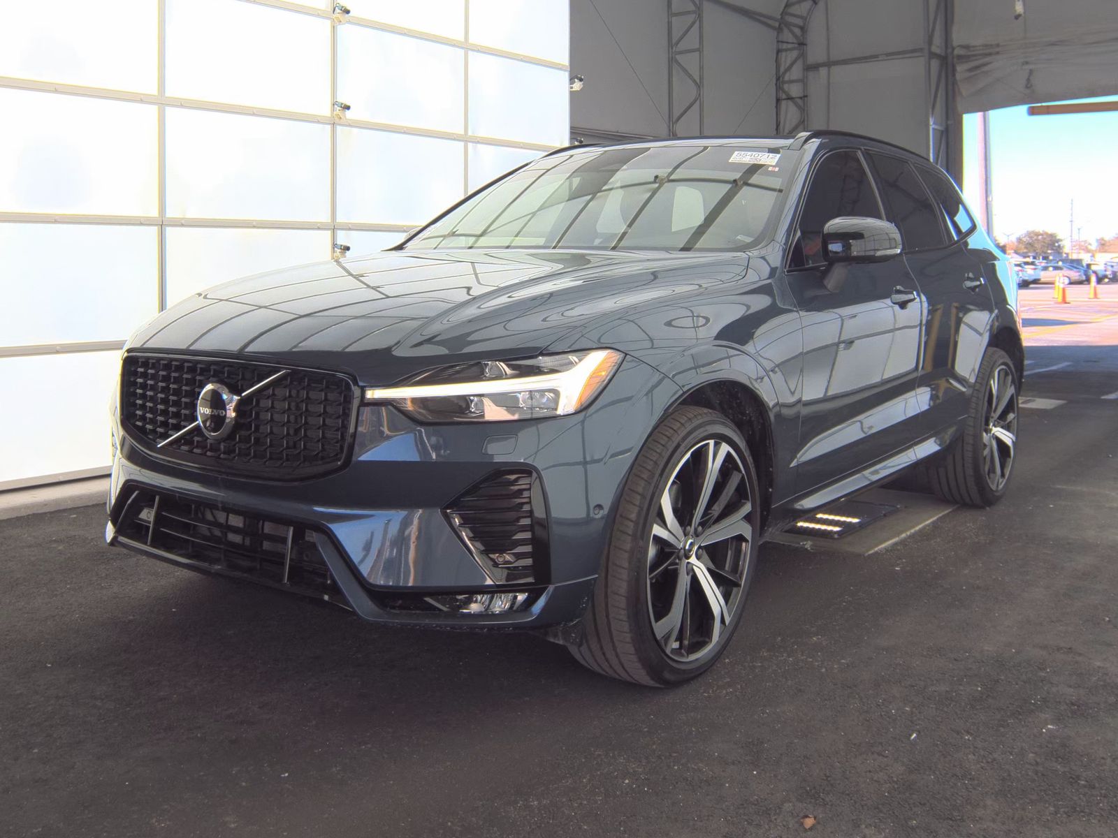 2023 Volvo XC60 B5 Ultimate FWD