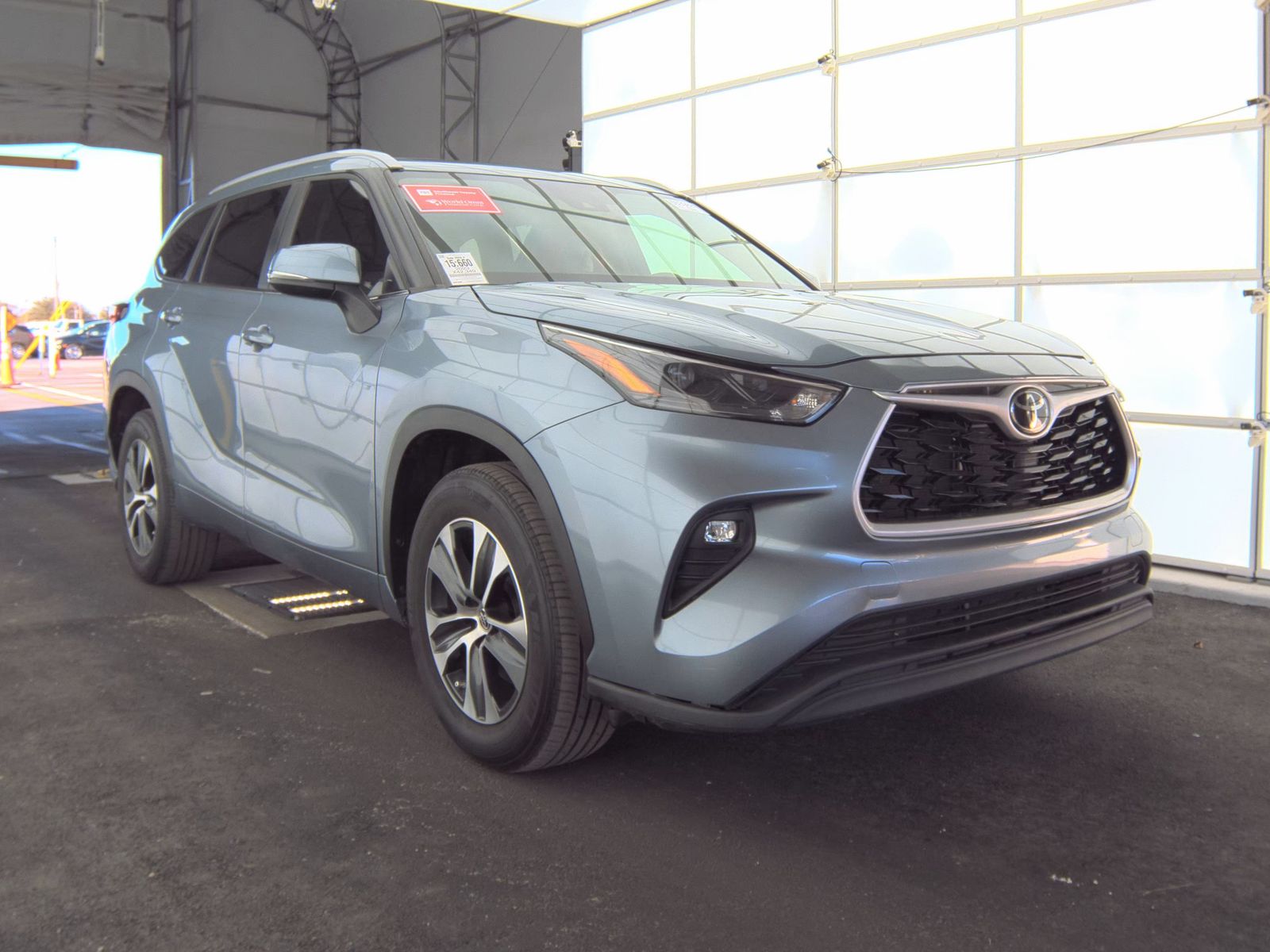 2023 Toyota Highlander XLE FWD