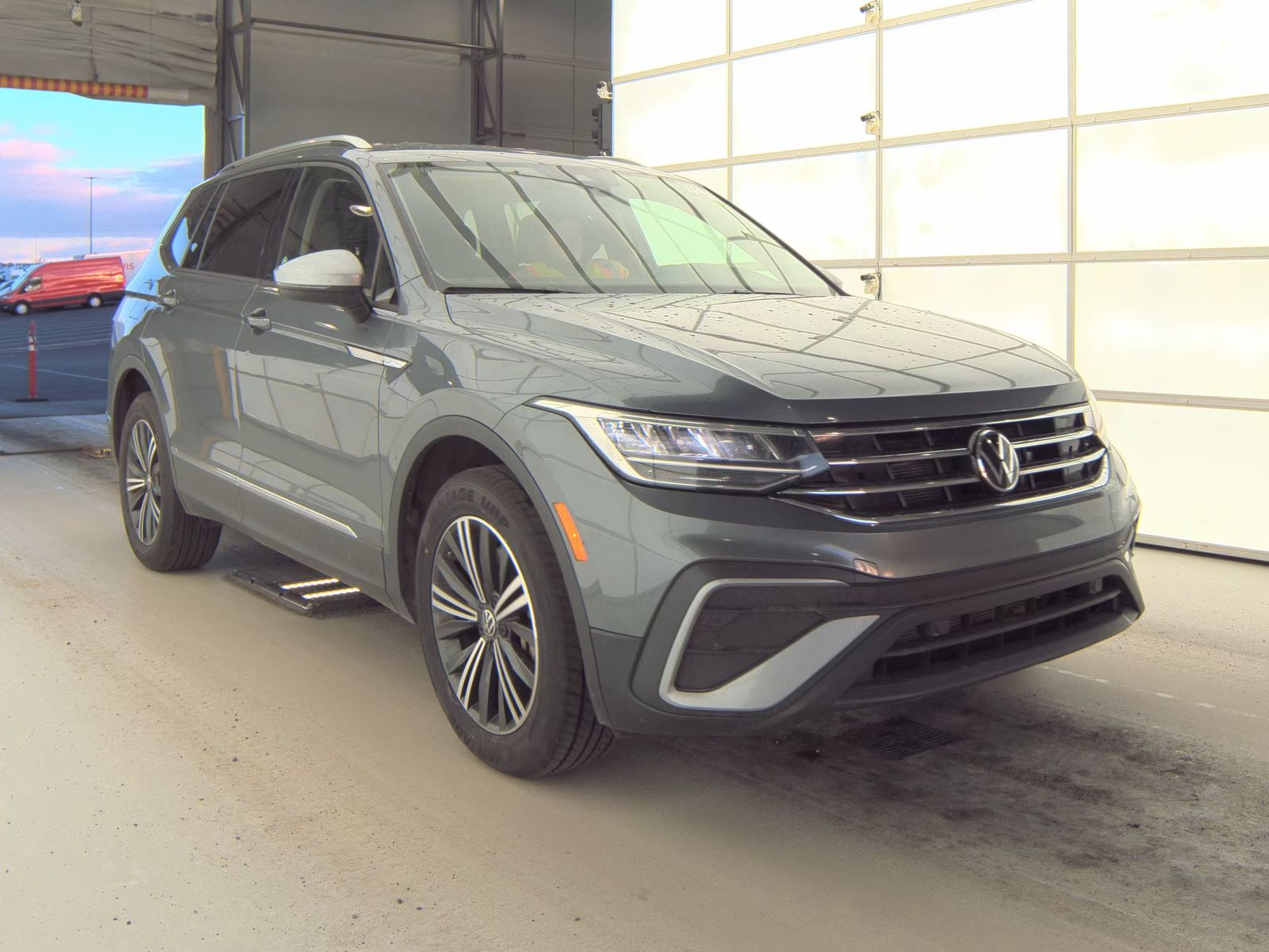 2024 Volkswagen Tiguan 2.0T Wolfsburg Edition FWD