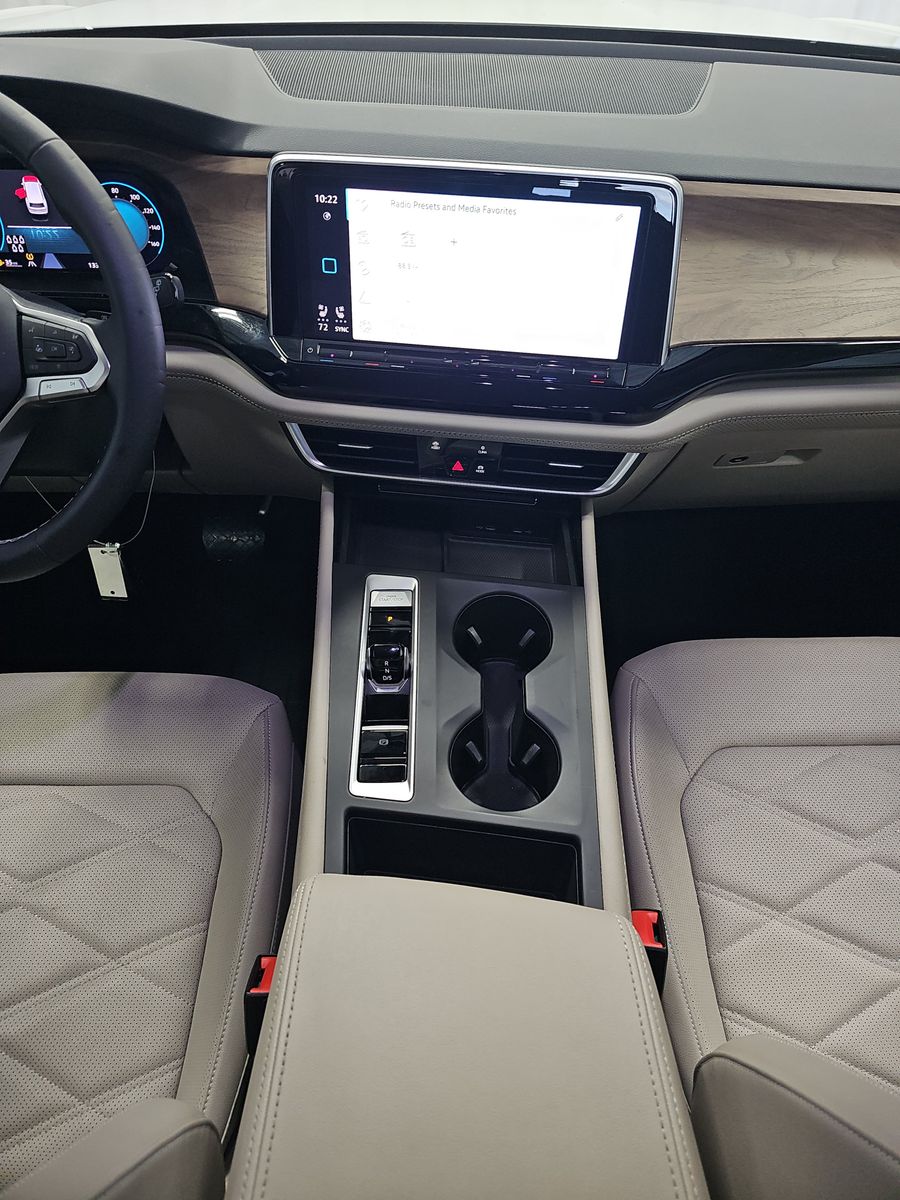 2024 Volkswagen Atlas 2.0T SE FWD