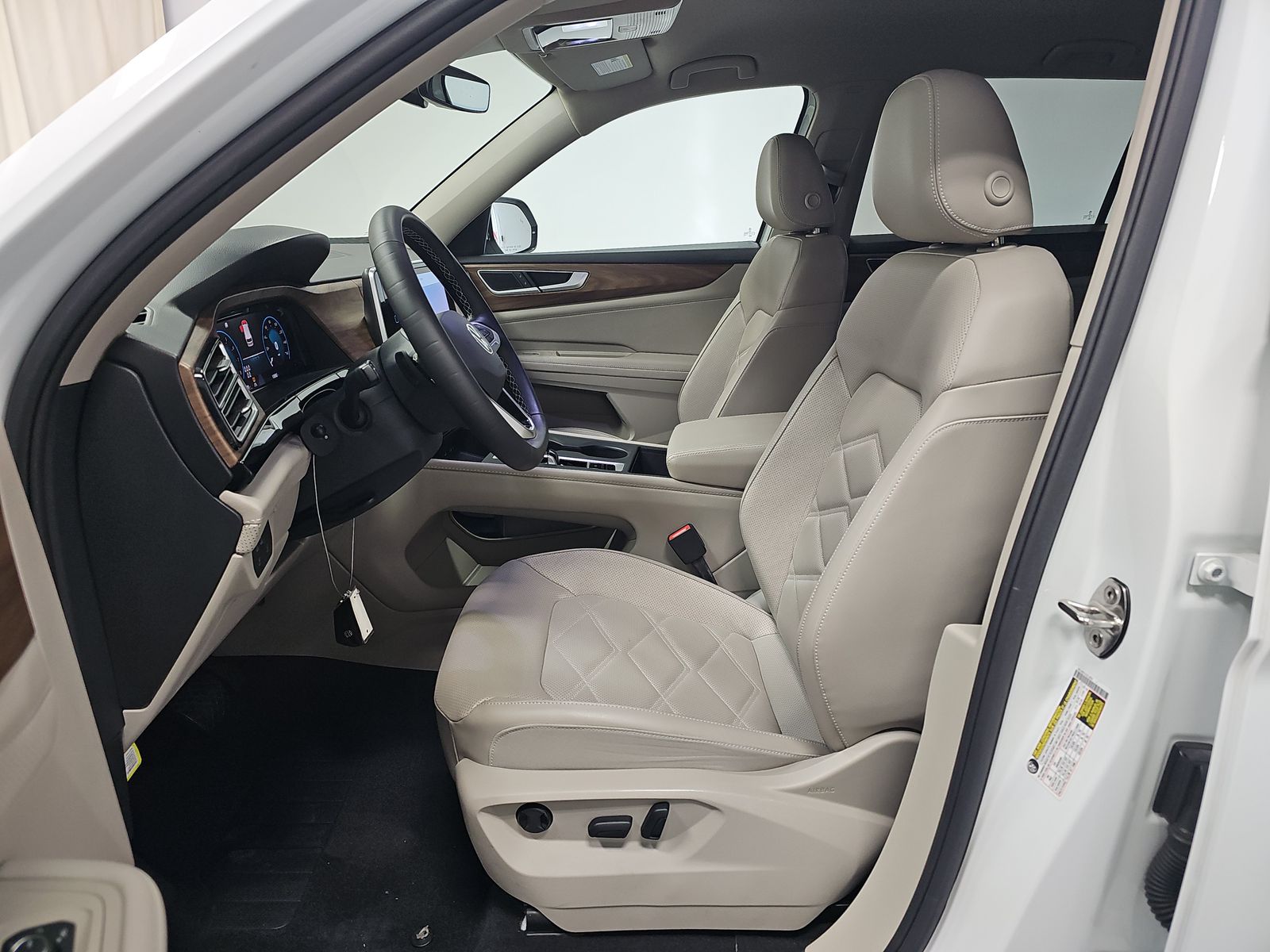 2024 Volkswagen Atlas 2.0T SE FWD