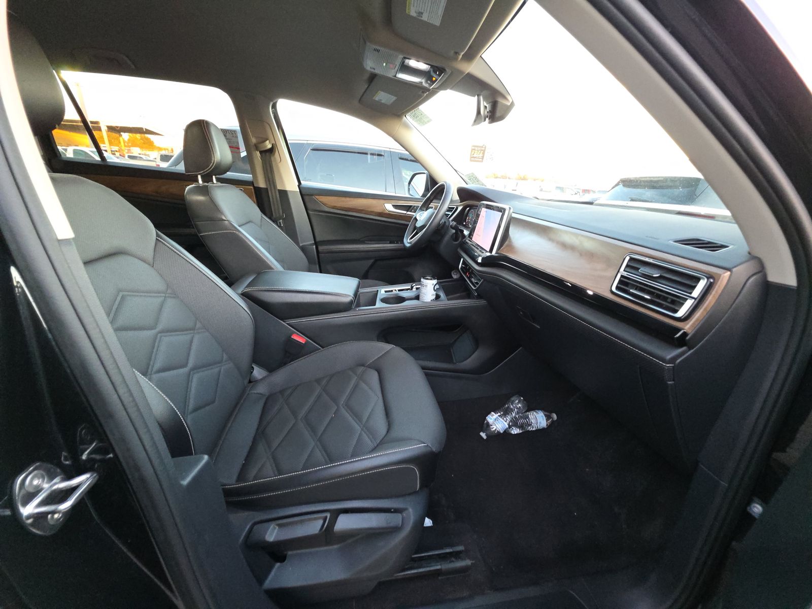 2024 Volkswagen Atlas 2.0T SE FWD