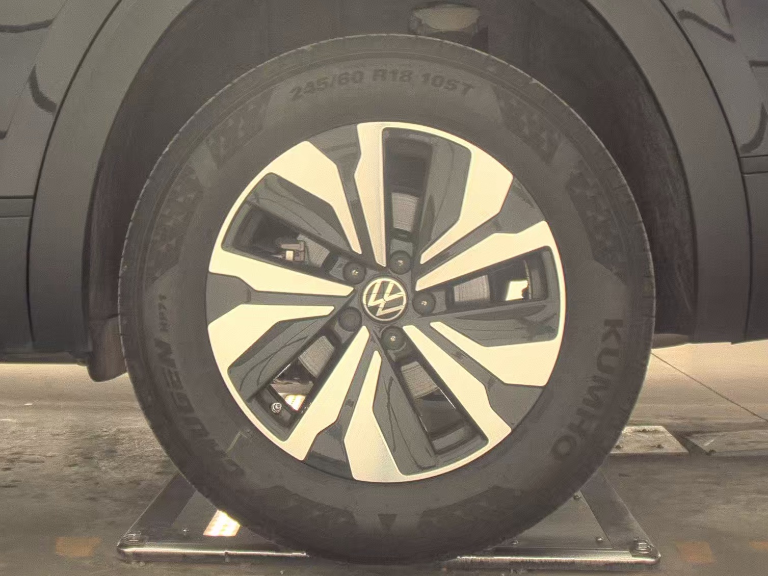 2024 Volkswagen Atlas 2.0T SE FWD