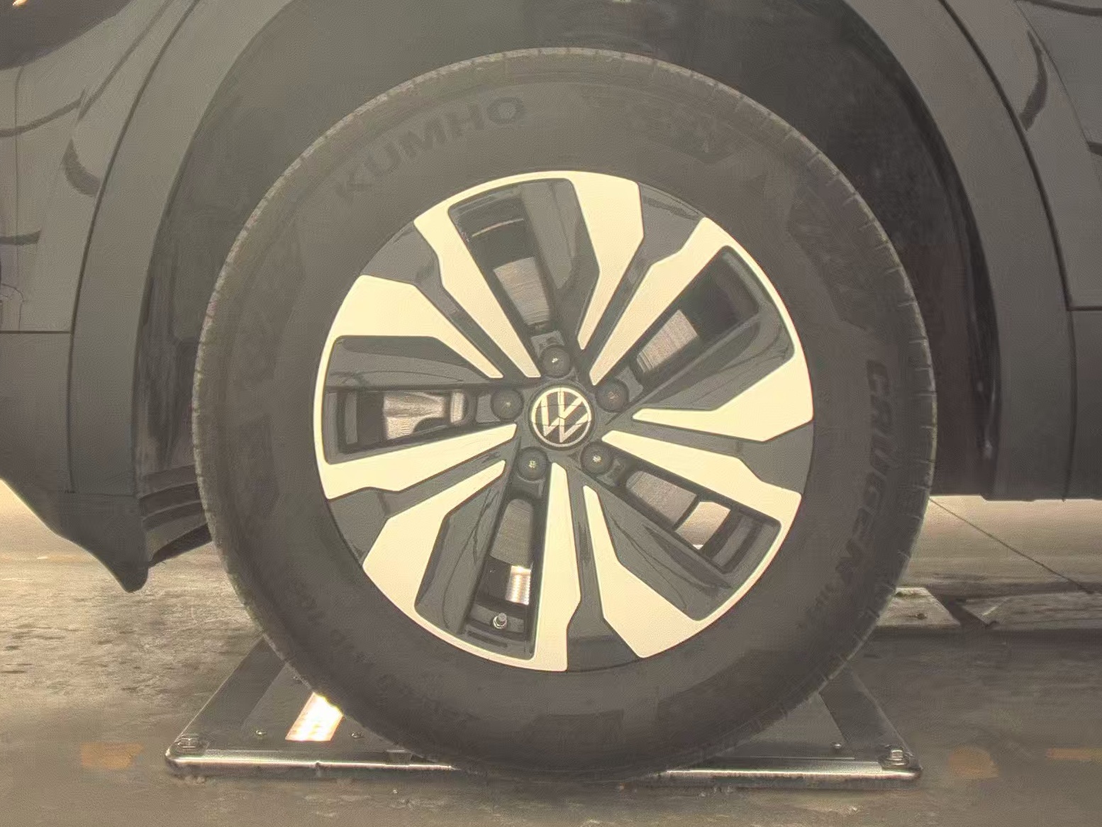 2024 Volkswagen Atlas 2.0T SE FWD