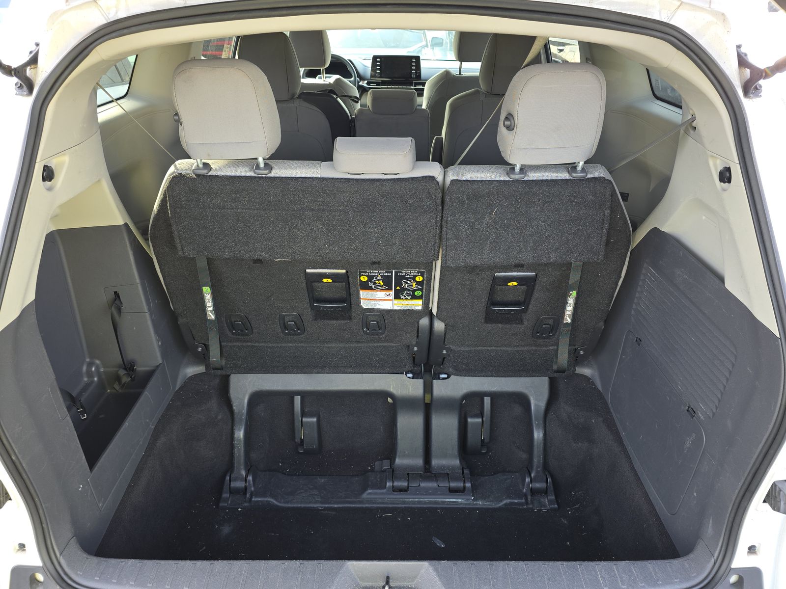 2024 Toyota Sienna LE FWD