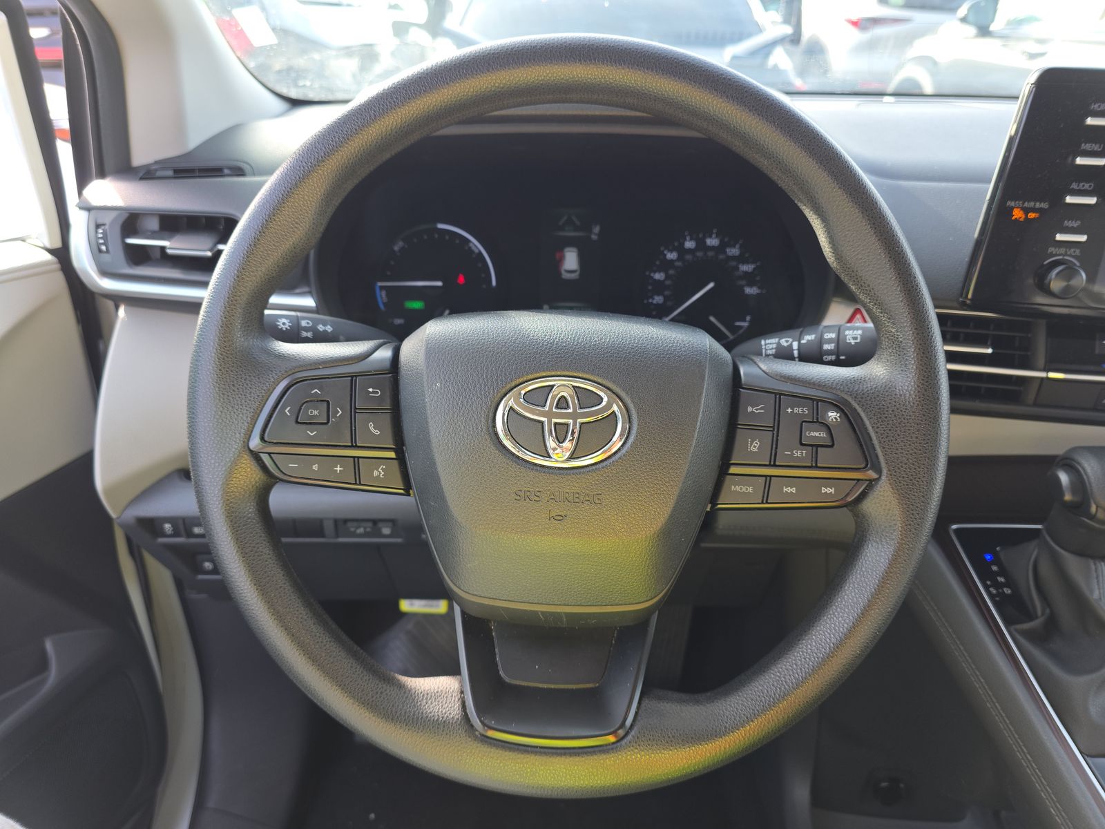 2024 Toyota Sienna LE FWD