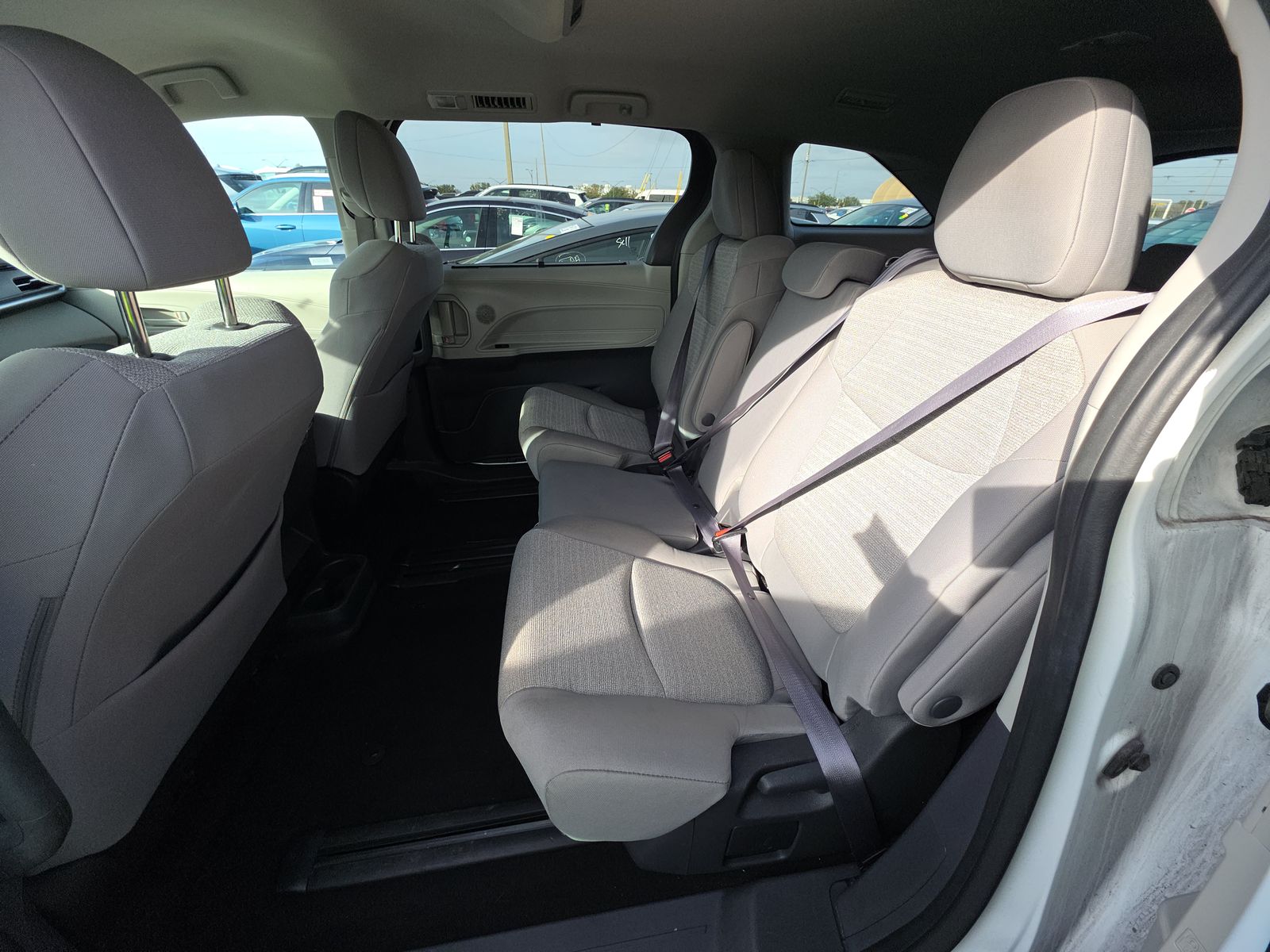 2024 Toyota Sienna LE FWD