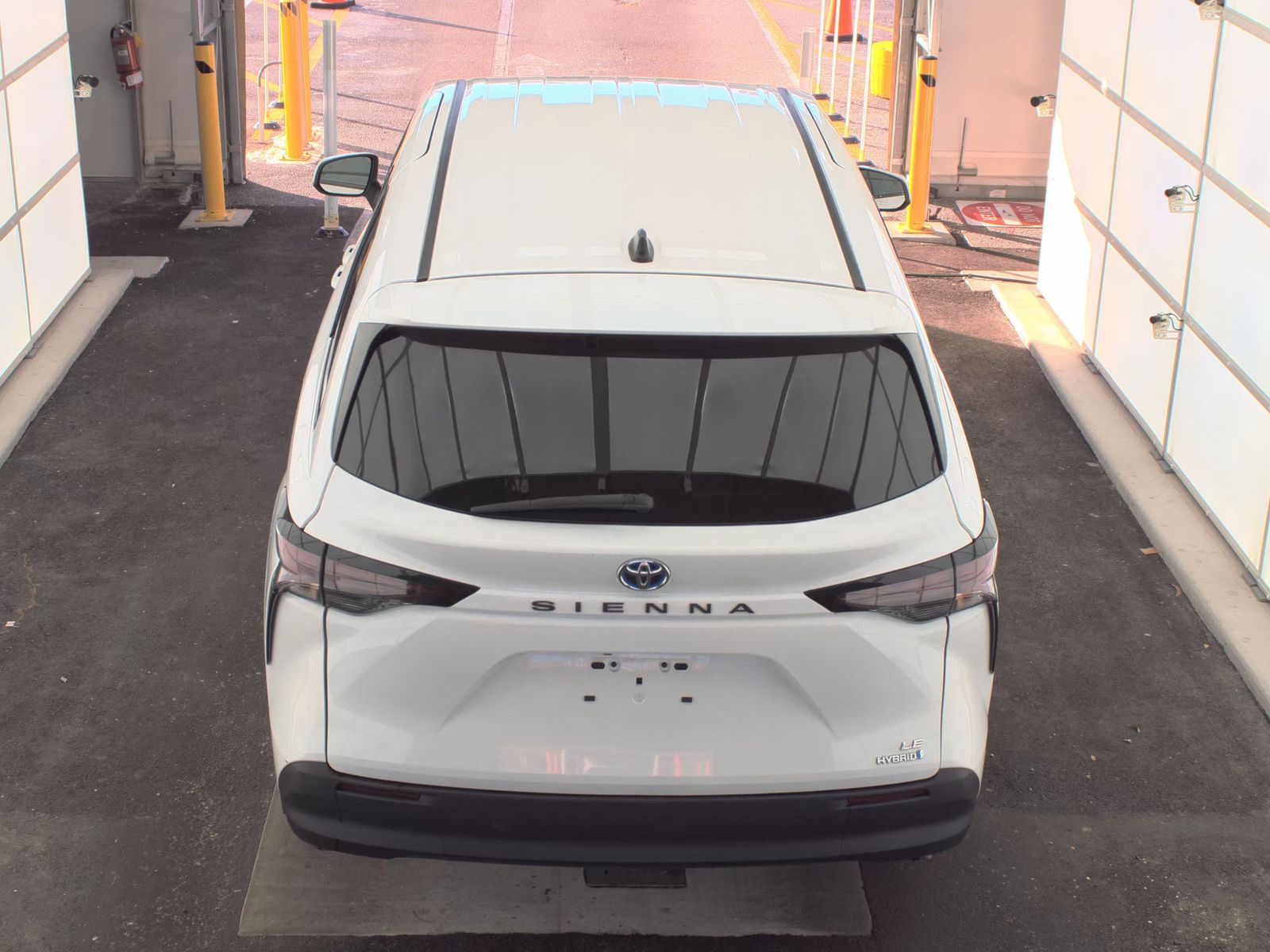 2024 Toyota Sienna LE FWD