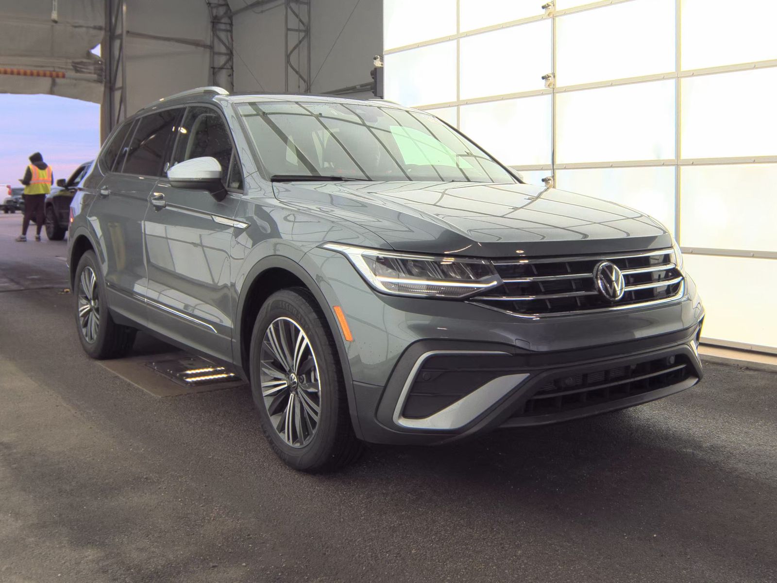 2024 Volkswagen Tiguan 2.0T Wolfsburg Edition FWD