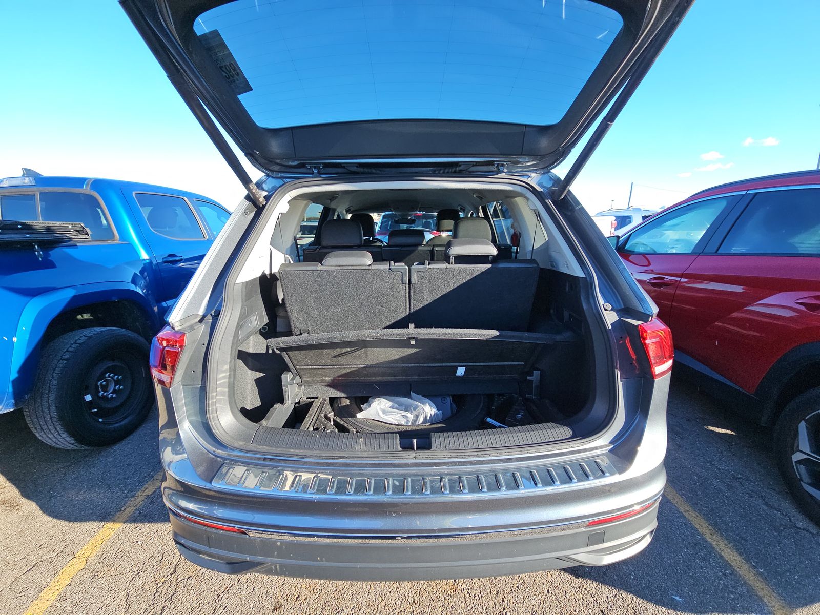 2024 Volkswagen Tiguan 2.0T Wolfsburg Edition FWD