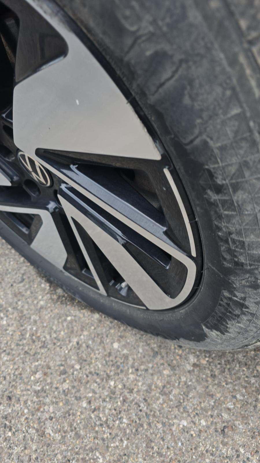 2024 Volkswagen Atlas 2.0T SE AWD