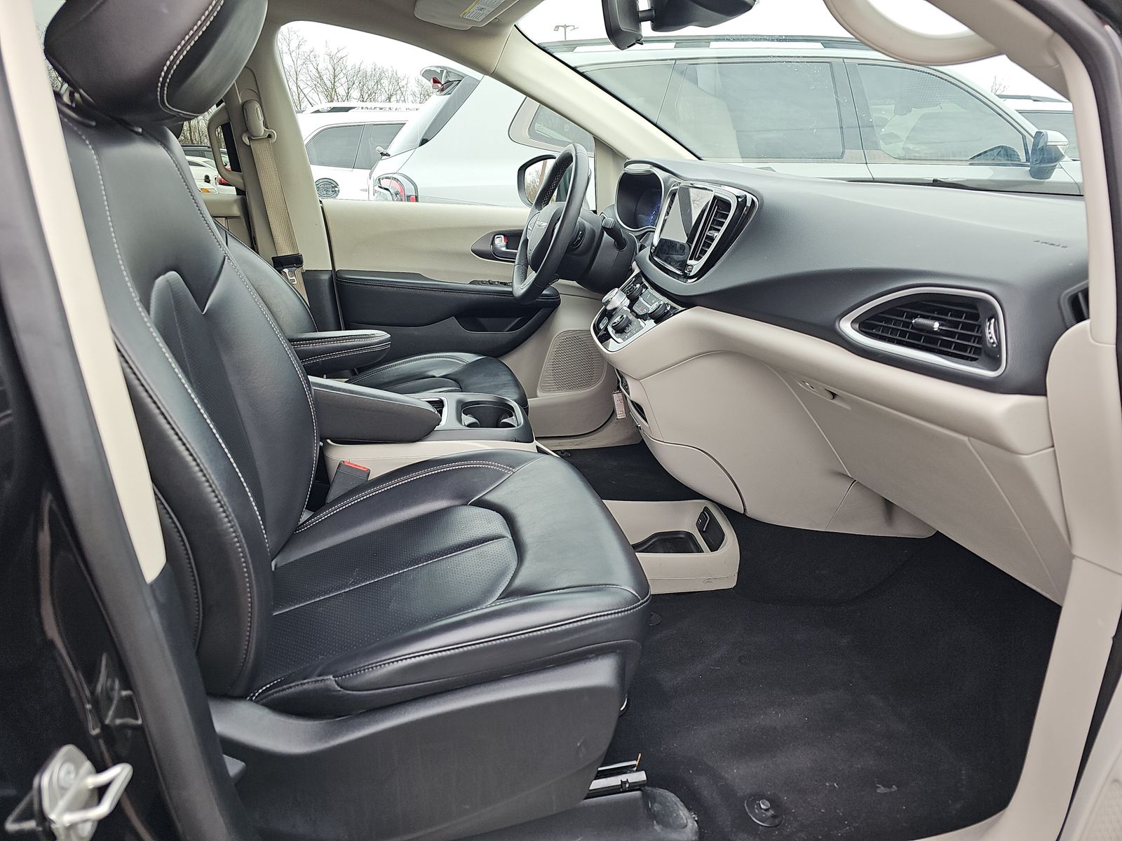 2023 Chrysler Pacifica Touring L FWD