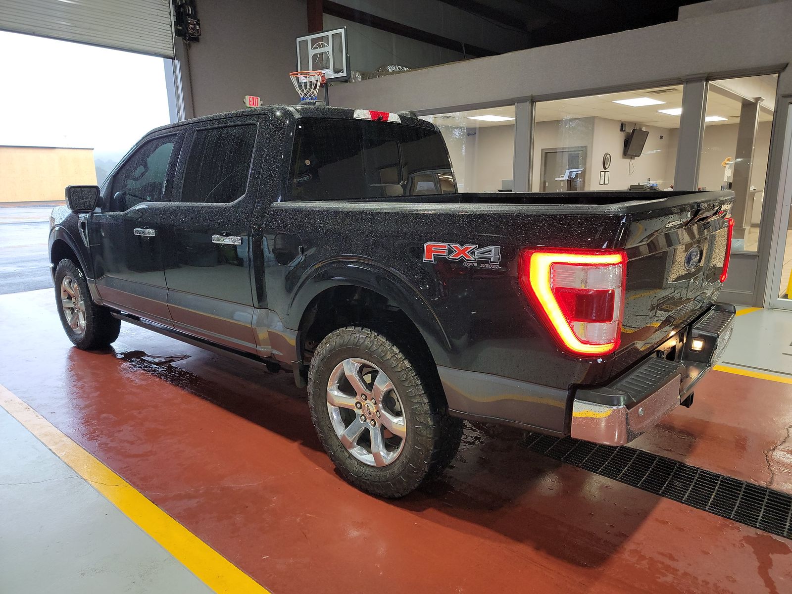 2023 Ford F-150 Lariat AWD