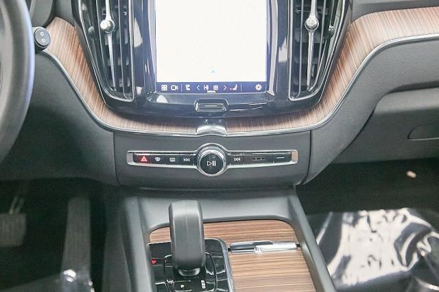 2023 Volvo XC60 B5 Plus AWD