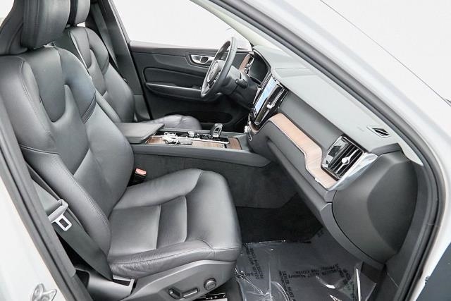 2023 Volvo XC60 B5 Plus AWD