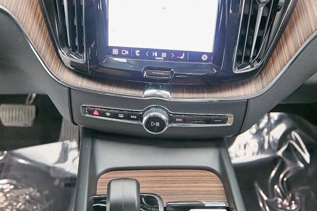 2023 Volvo XC60 B5 Plus AWD