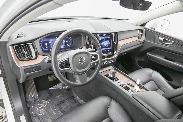 2023 Volvo XC60 B5 Plus AWD