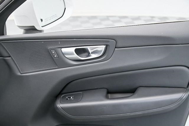 2023 Volvo XC60 B5 Plus AWD