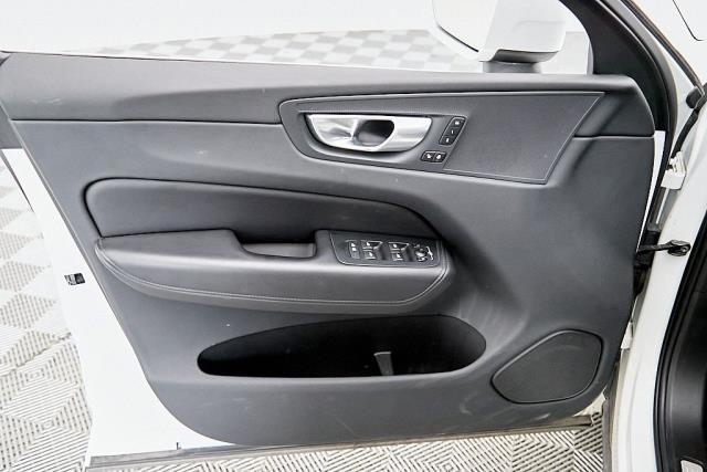 2023 Volvo XC60 B5 Plus AWD