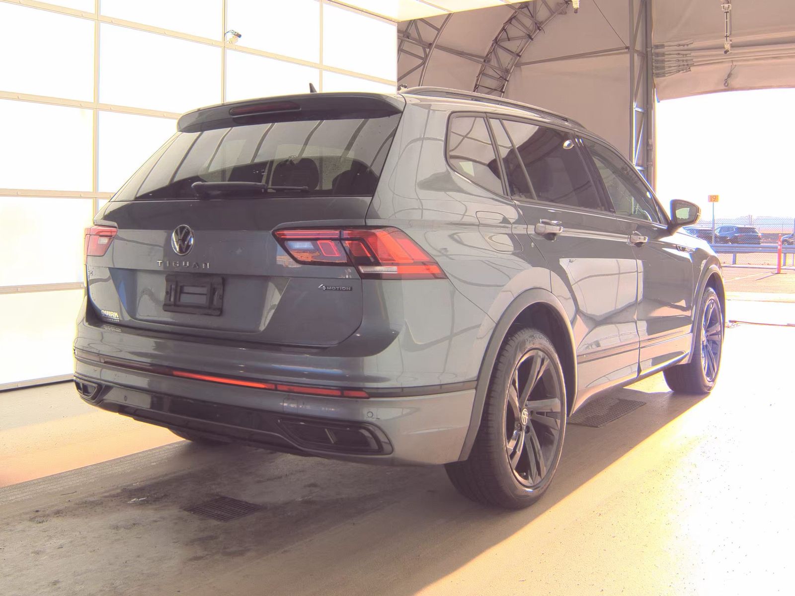 2023 Volkswagen Tiguan 2.0T SE R-Line Black AWD